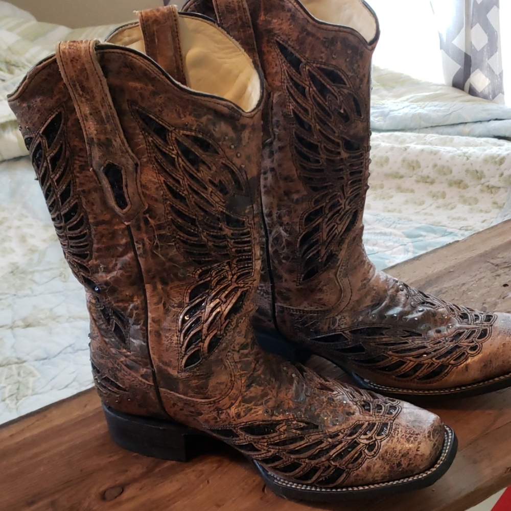 Corral boots
